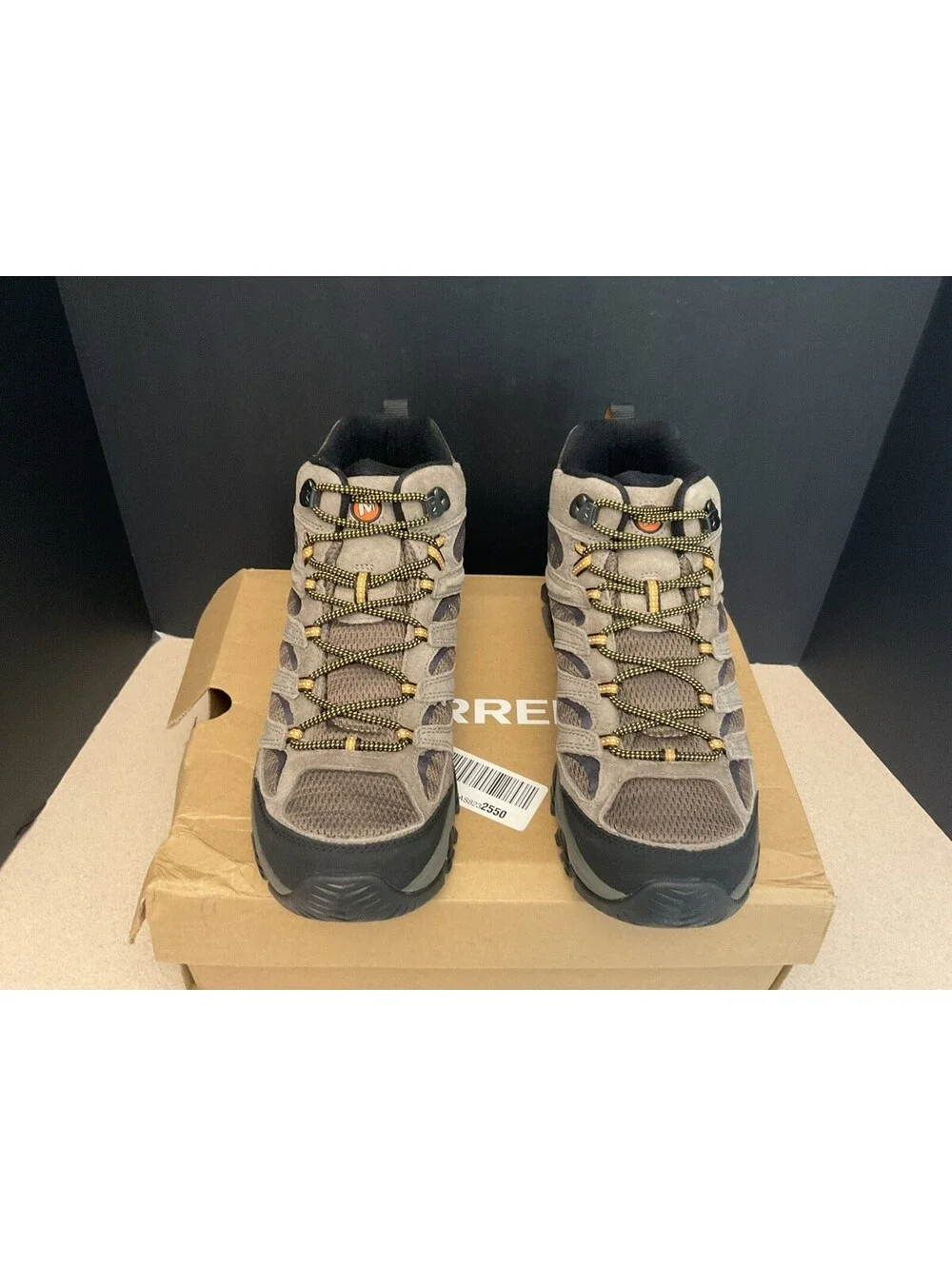 New! Mens Merrell Moab 3 Mid Hiking Boots In Walnut. Size 11.5M. Nice Boots!!!